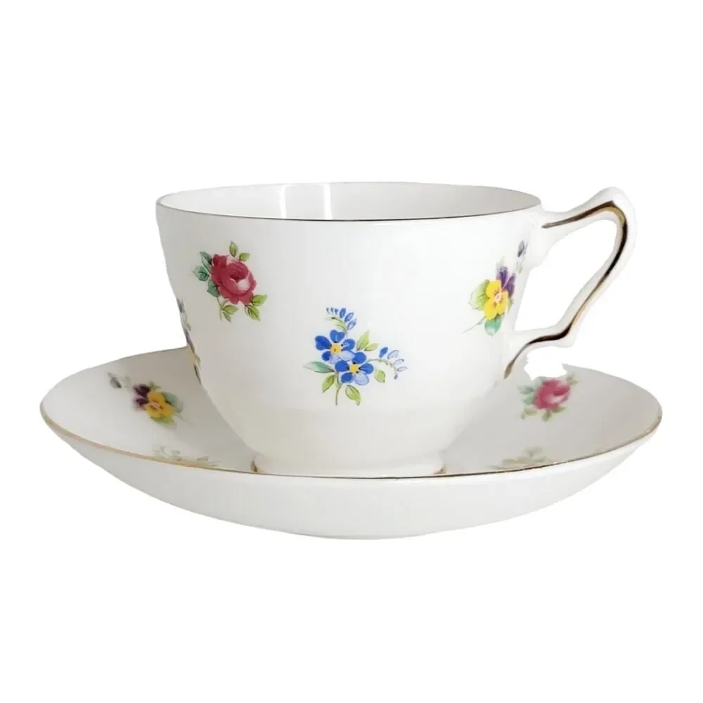 Vintage Crown Staffordshire Fine‎ China England Roses Pansies Tea Cup & Saucer